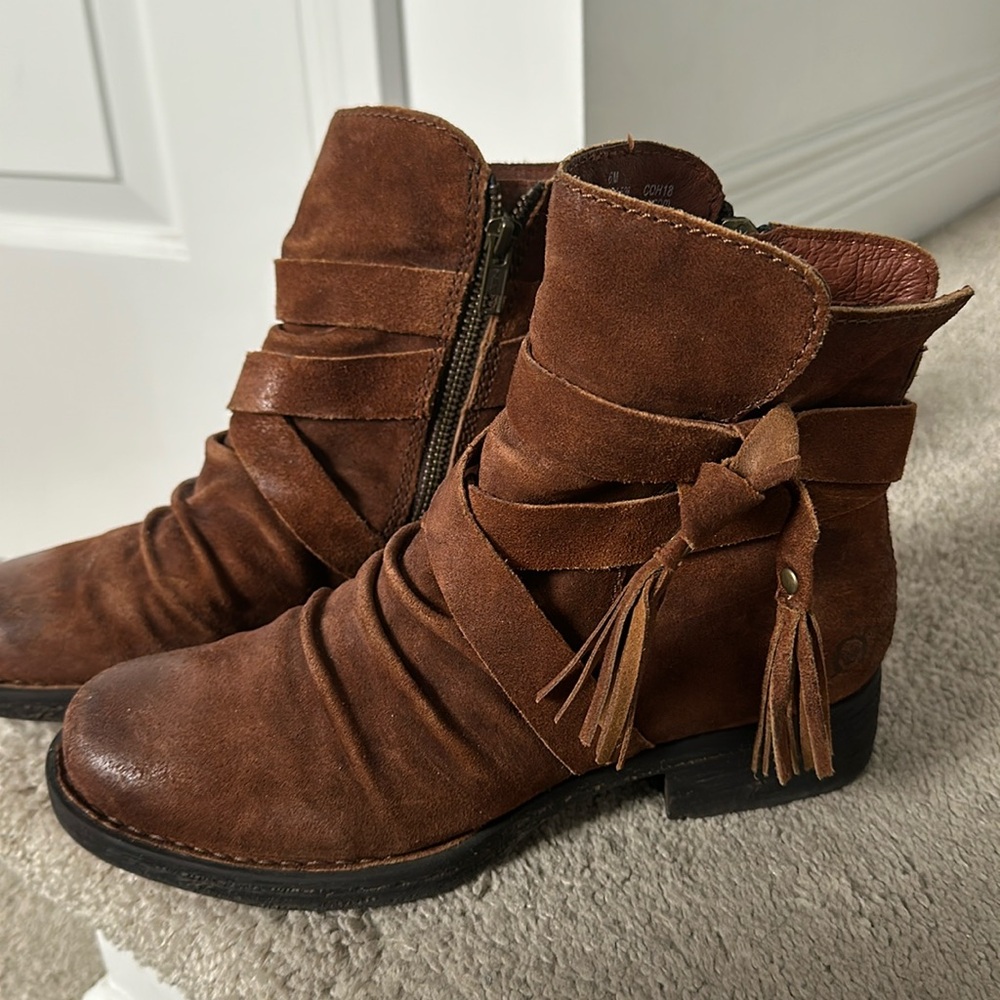 Born distressed fringe boots, suede 
Chestnut